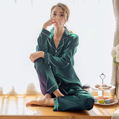 Women’s silk satin pajamas, offering luxury, comfort, and style for a perfect night’s sleep.