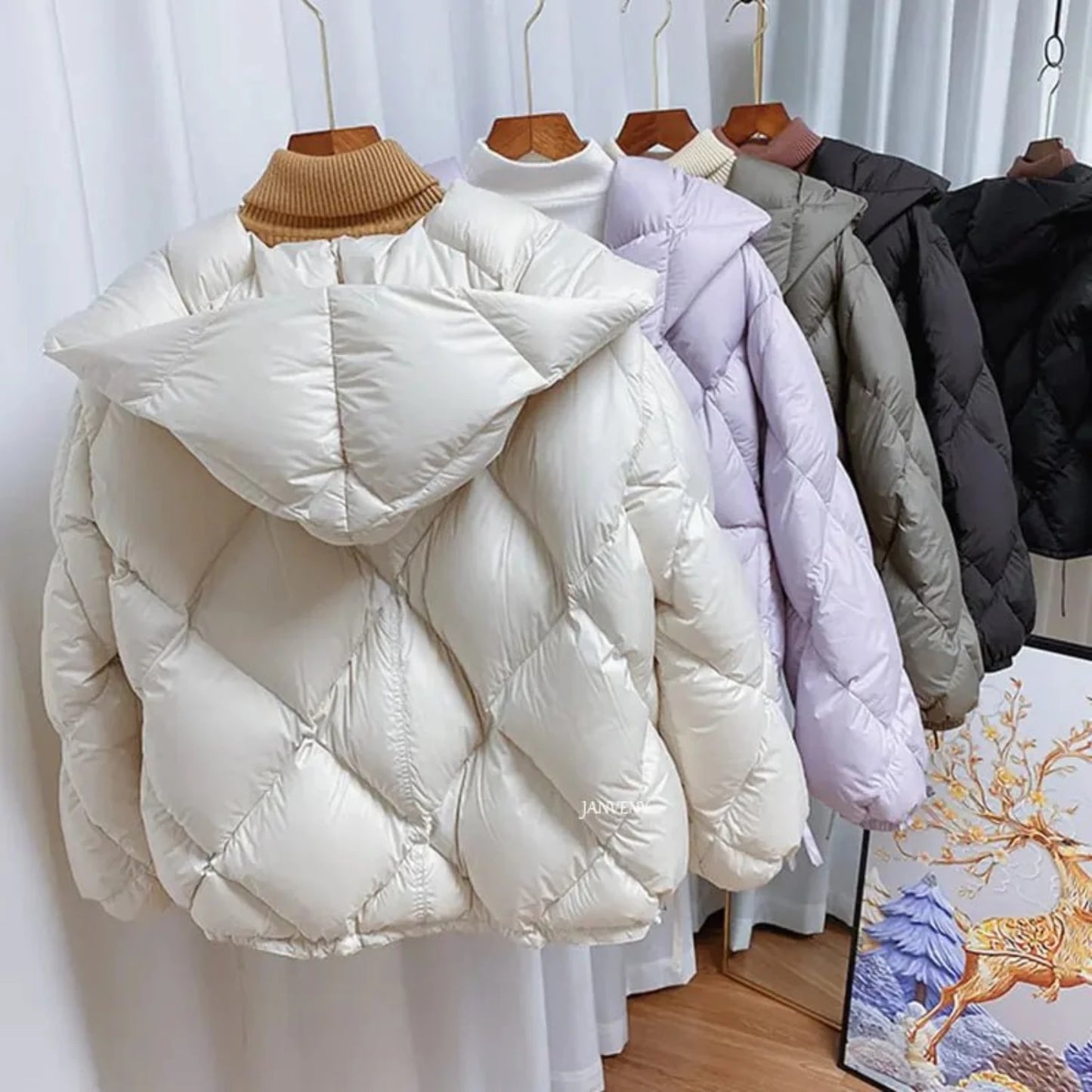 New fashion white duck down short winter jacket, warm and stylish.