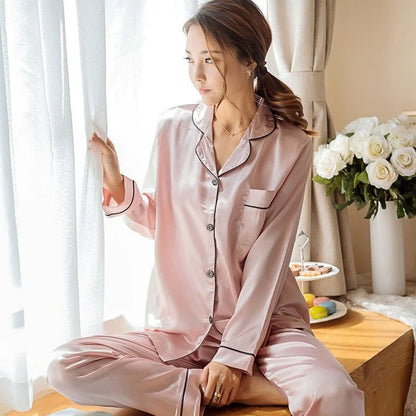 Women’s silk satin pajamas, offering luxury, comfort, and style for a perfect night’s sleep.