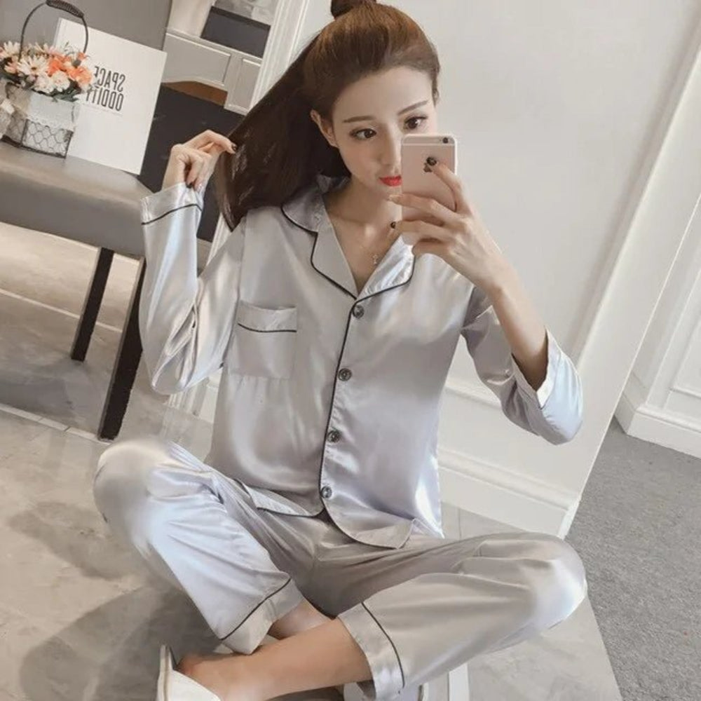 Women’s silk satin pajamas, offering luxury, comfort, and style for a perfect night’s sleep.